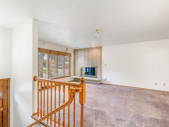 5th image of 2814 Saratoga Dr