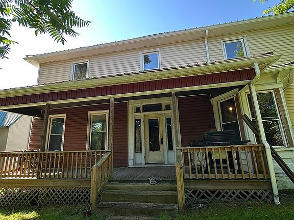 2nd image of 228 Graham St