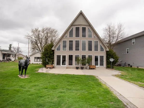 12198 W Pirates Roost Rd, Monticello, IN 47960