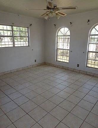 5th image of 209 E Carolyn St