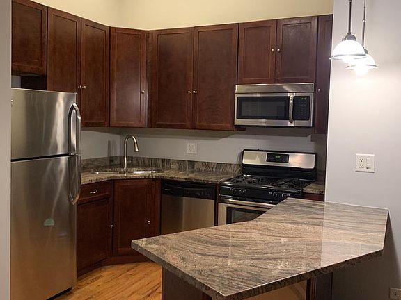 3rd image of 5016 S King Dr APT 2W