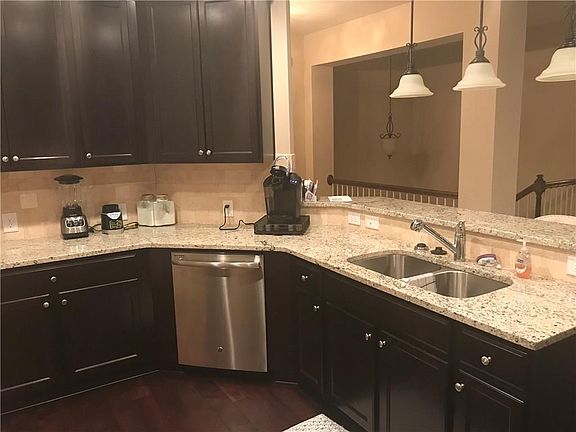 4th image of 2070 Paxton Dr