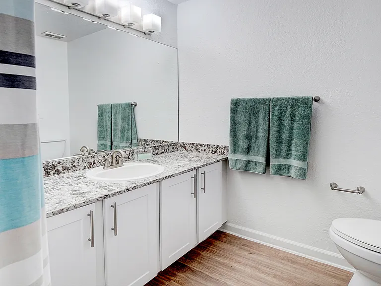 Emerald Palms Apartment Homes — Photo 23
