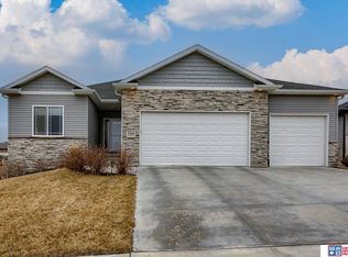 7330 Dempster Dr, Lincoln, NE 68516