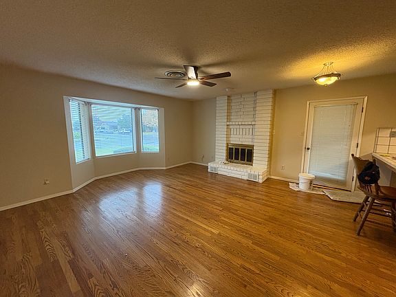 5th image of 6017 Amber Oaks Ave