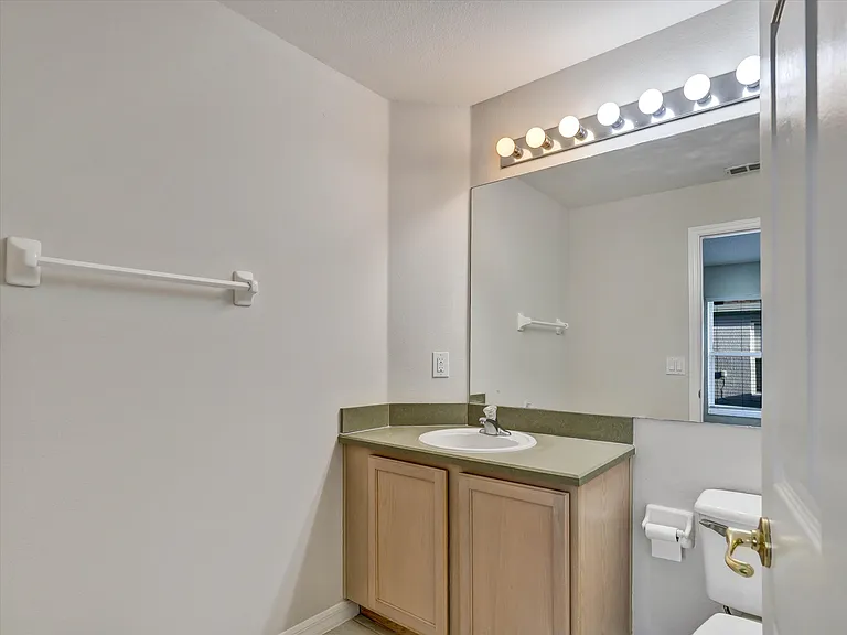 2508 Caliente Trail3856 Keyless Entry — Photo 16
