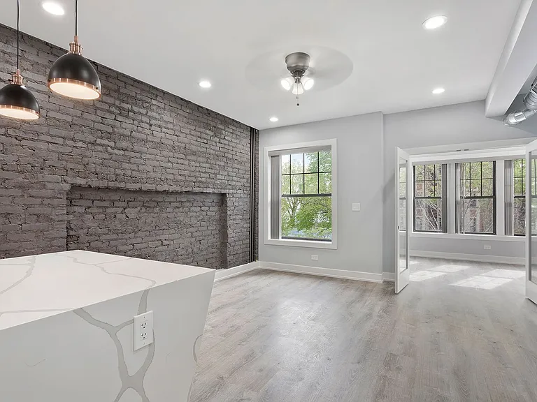 7642 N Eastlake Ter — Photo 4