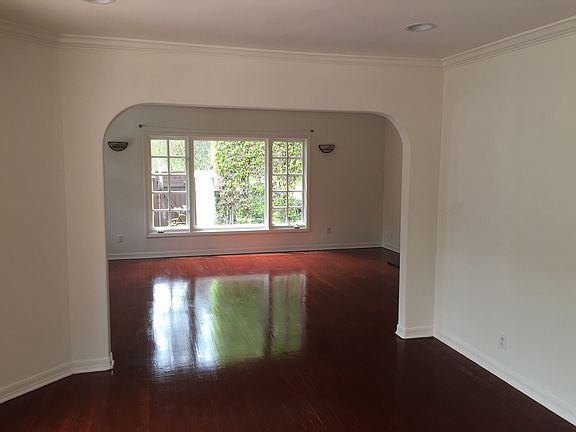 4th image of 10556 Louisiana Ave