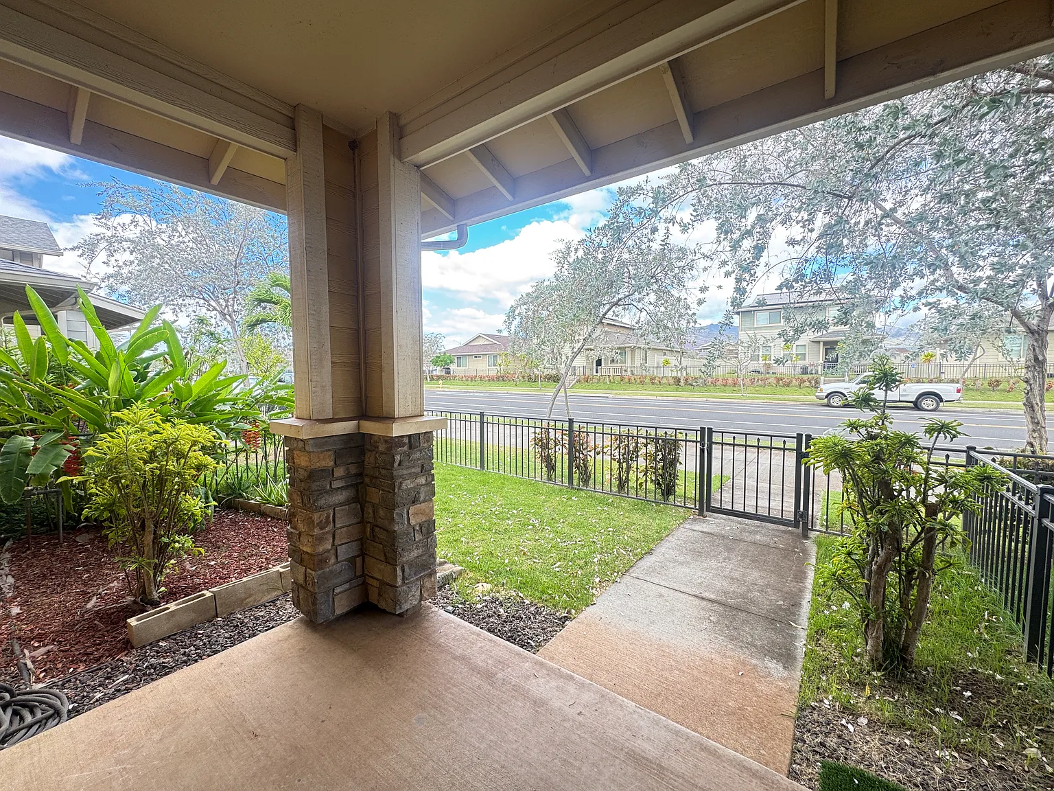 3 bed, 2.5 bath, 1531 sqft, $3,800 — Photo 2
