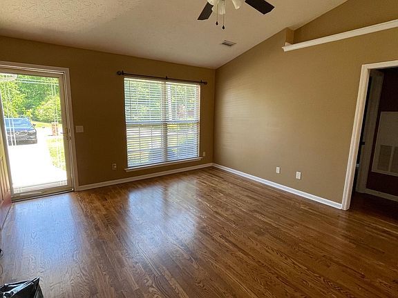 3rd image of 752 Dellwood Dr