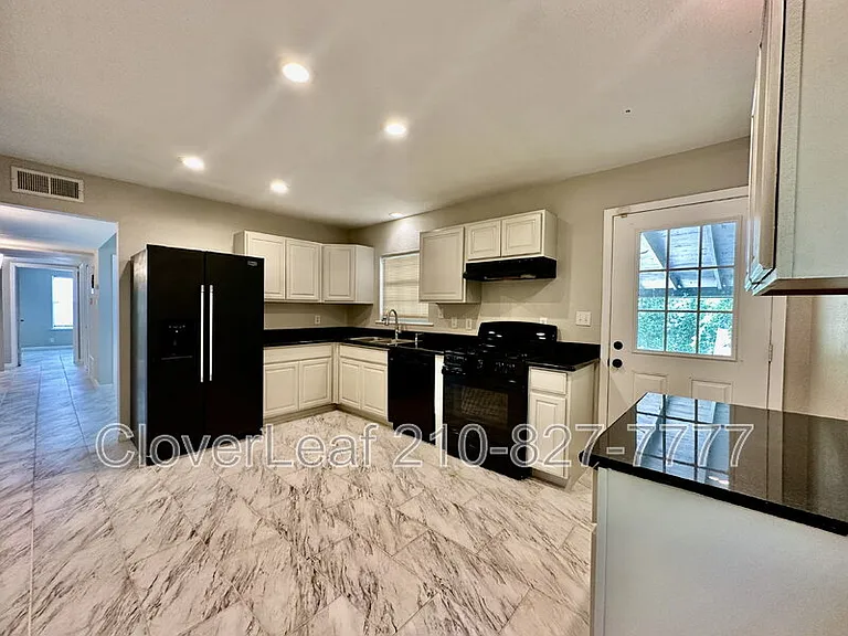 214 Basswood Dr — Photo 8