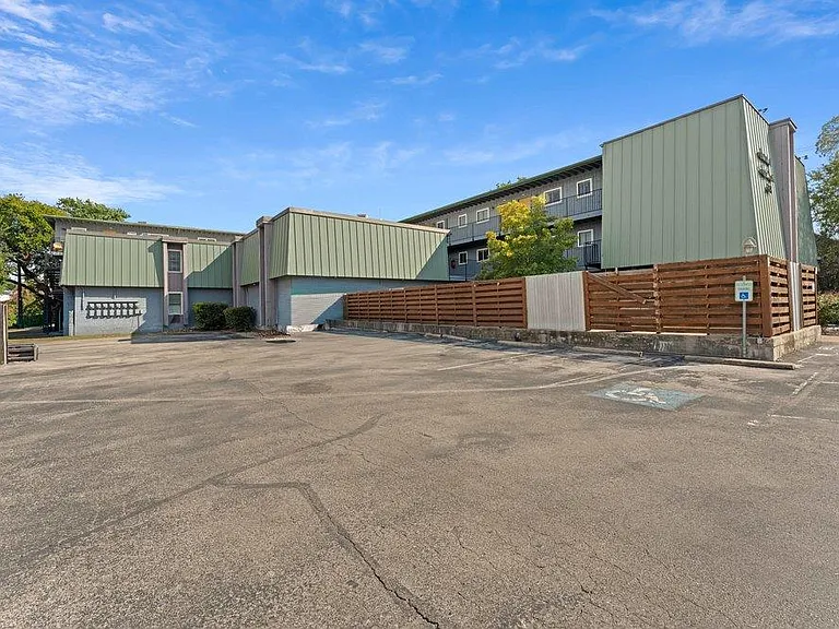 3815 Guadalupe St #303 — Photo 18