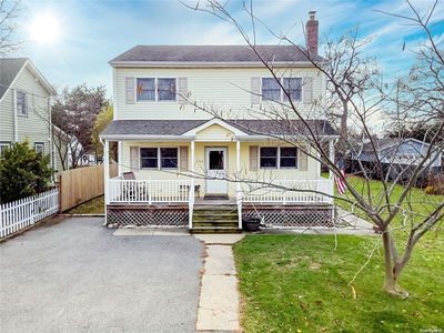 54 Oak Street, Islip, NY, 11751