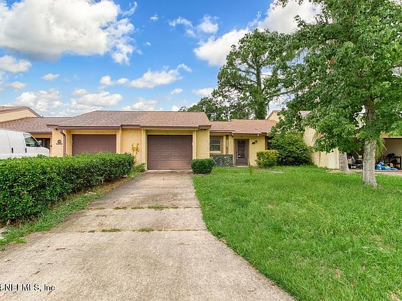 3rd image of 8662 DEERMOSS Way W