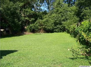 38 10th St NW, Arab, AL 35016