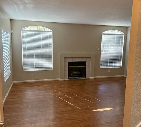3rd image of 7632 Allerton Ave