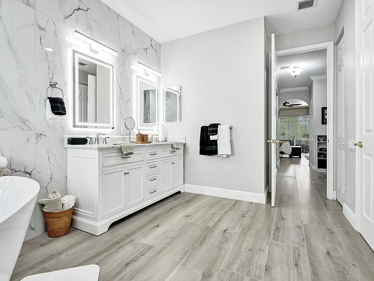 304 NW Bayside Ct — Photo 41