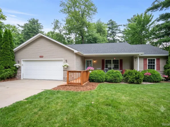 5075 Tacora Trl, Bridgeport, MI 48722