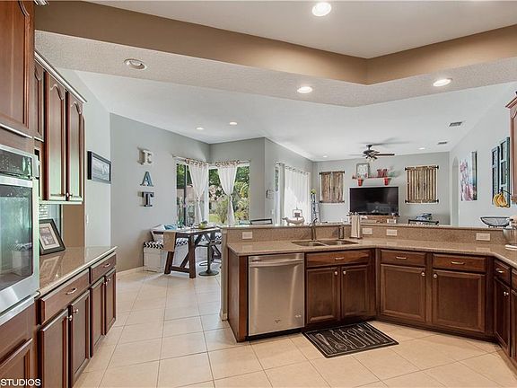 5th image of 4202 Walden View Dr