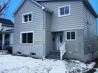 17 Washington St, Moosic, PA 18507