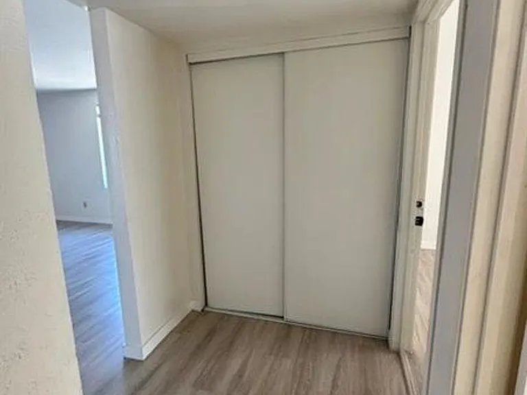 4920 Stanley Ave — Photo 25
