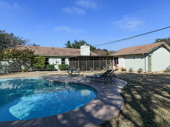 4th image of 204 Mesa Verde St
