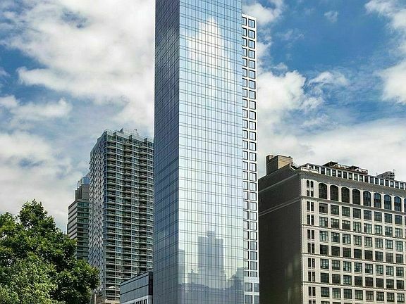 5th image of 515 W 36th St APT 21G