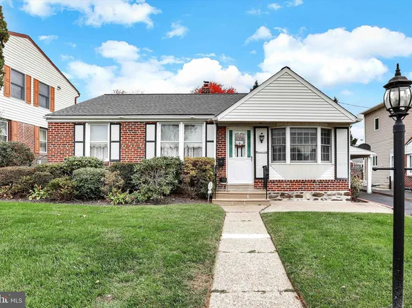 517 Larkspur St, Philadelphia, PA 19116