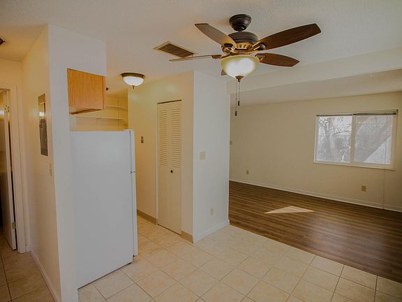 3rd image of 1705 Heatheridge Rd Unit E201