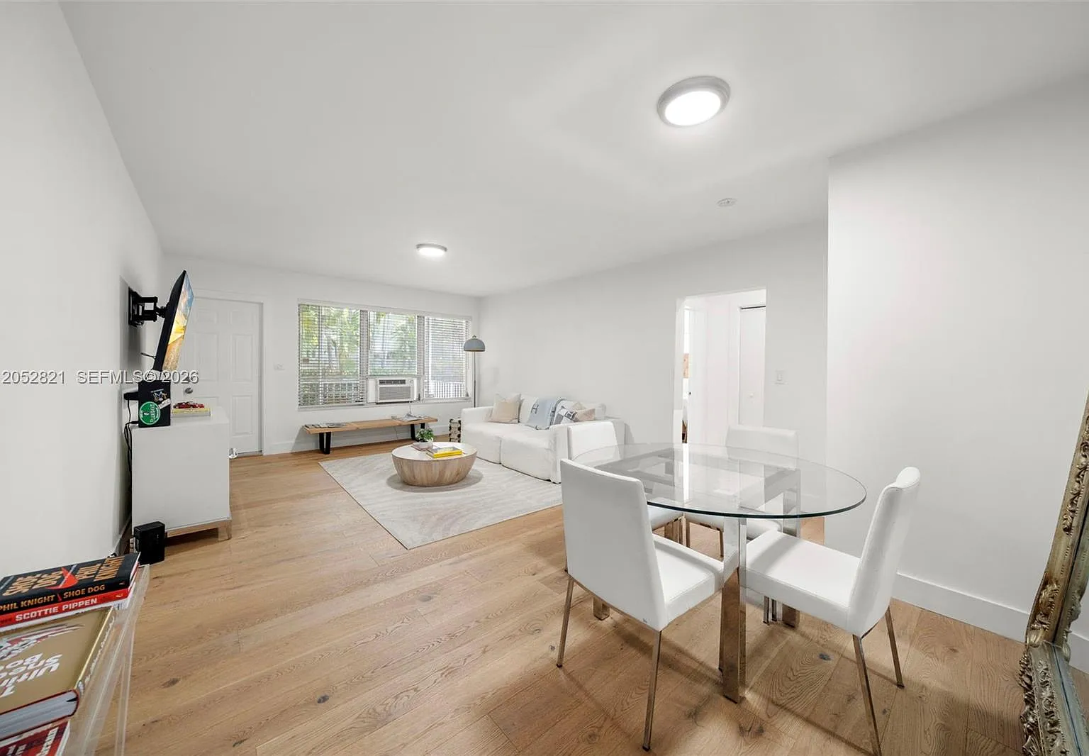 Rex Gardens Condo — Photo 4