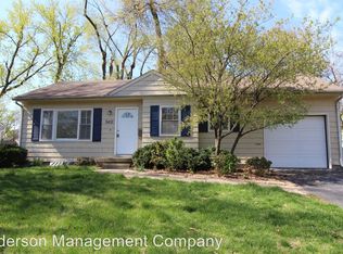 5432 Granada Ln, Roeland Park, KS 66205
