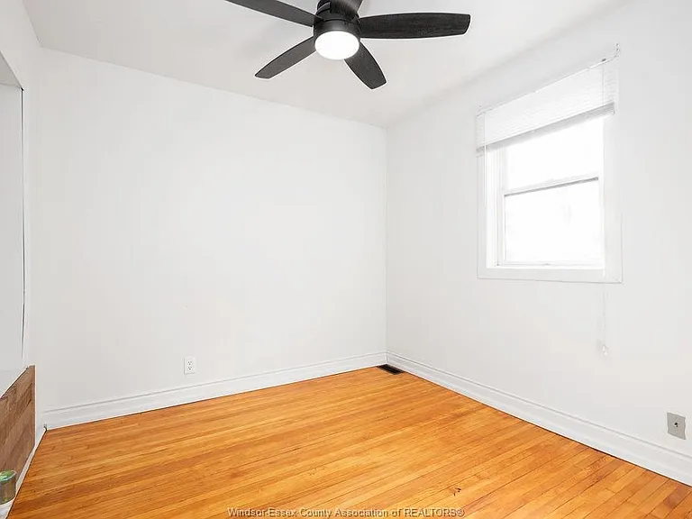 1567 Cataraqui St #UPPER — Photo 5