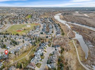 30 Douglasbank Gdns SE, Calgary, AB T2Z2C9