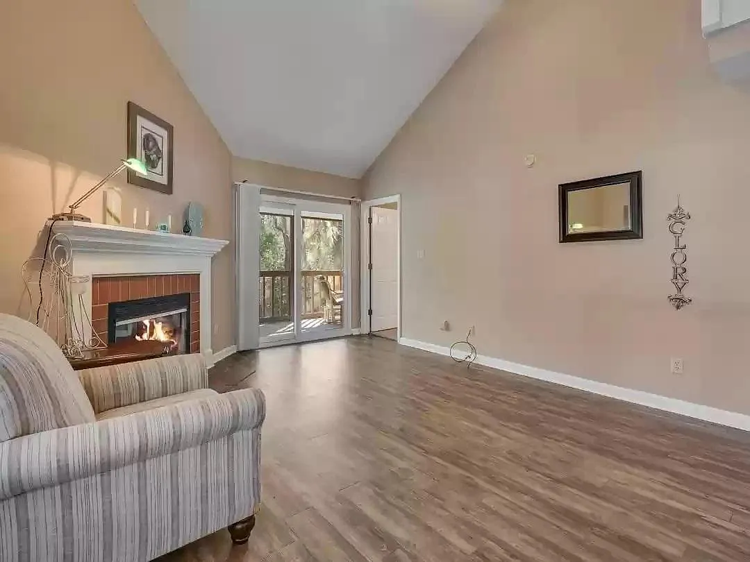 3 bed, 1385 sqft, $1,595 — Photo 2