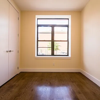 Rented by Nooklyn NYC LLC | media 18