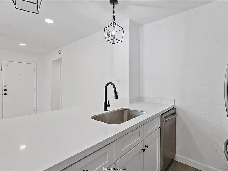 1505 Alpine Cir #A — Photo 9