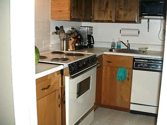 4th image of 1945 Pacific Ave APT 3D