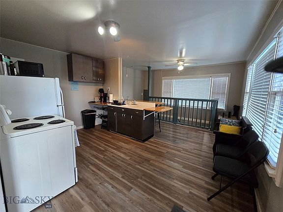 3rd image of 3101 Goodwin St