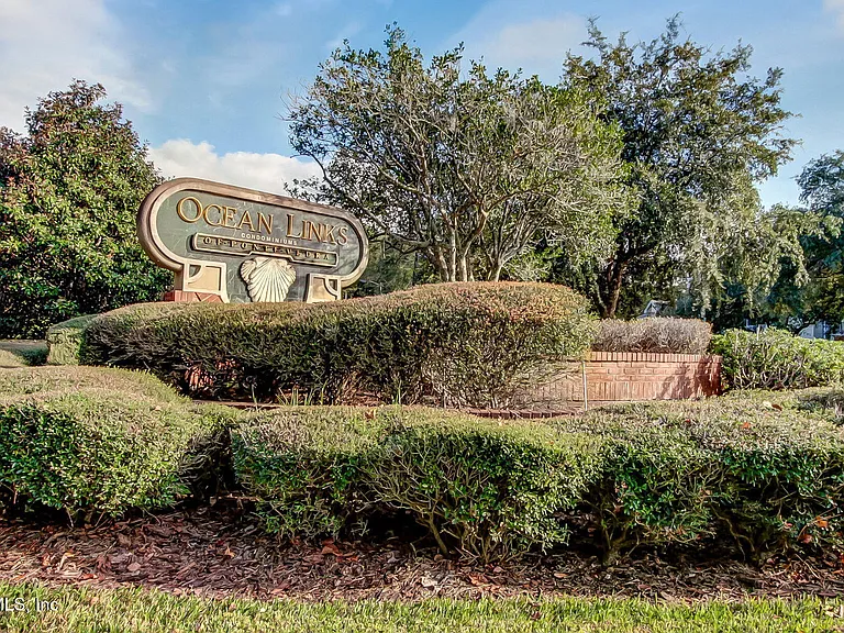 800 Ironwood Dr #834 — Photo 50