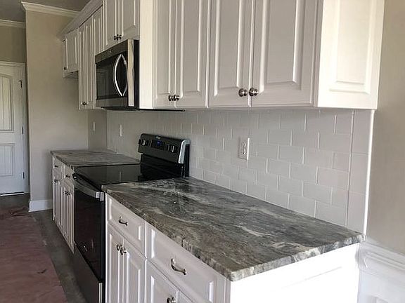 4th image of 2619 Newberry Dr
