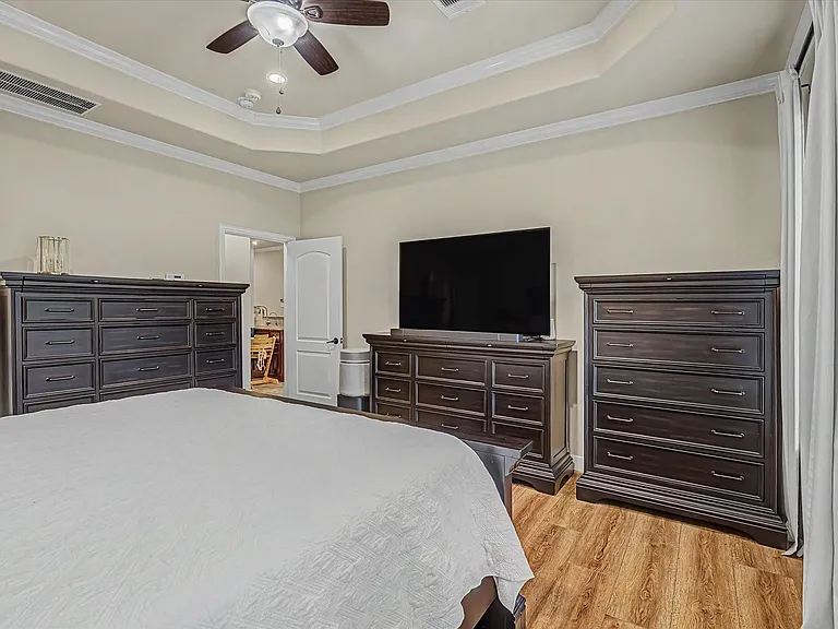 102 N Victoriana Cir — Photo 21