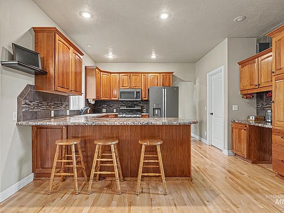 5th image of 2085 Shelley Dr