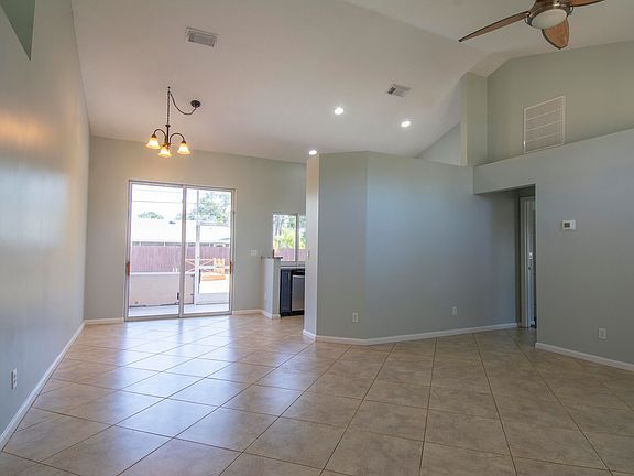 5th image of 1265 SW Fletcher Lane