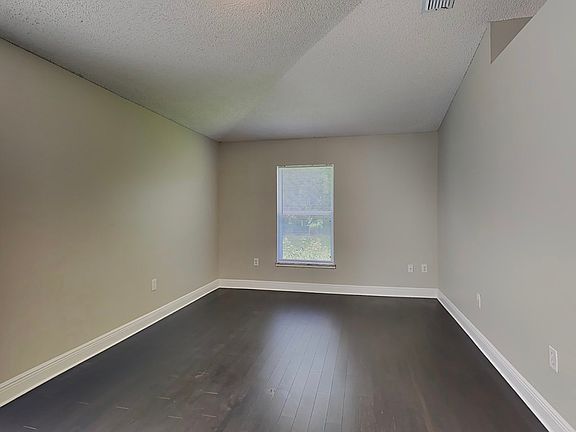 4th image of 1317 Dover Dr