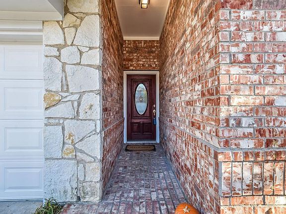 3rd image of 8760 Kameryn Ln