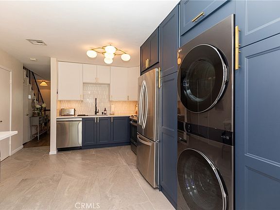 3rd image of 659 E Lee Pl
