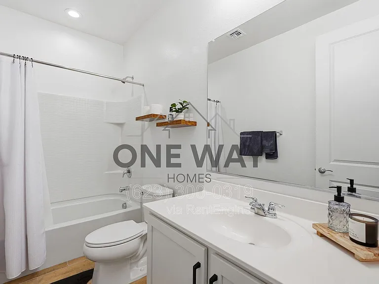 11253 E Ulysses Ave — Photo 20