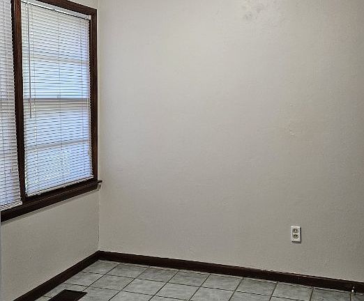 Kitchen Dining Area