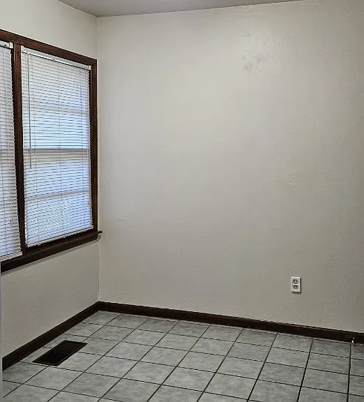 Kitchen Dining Area