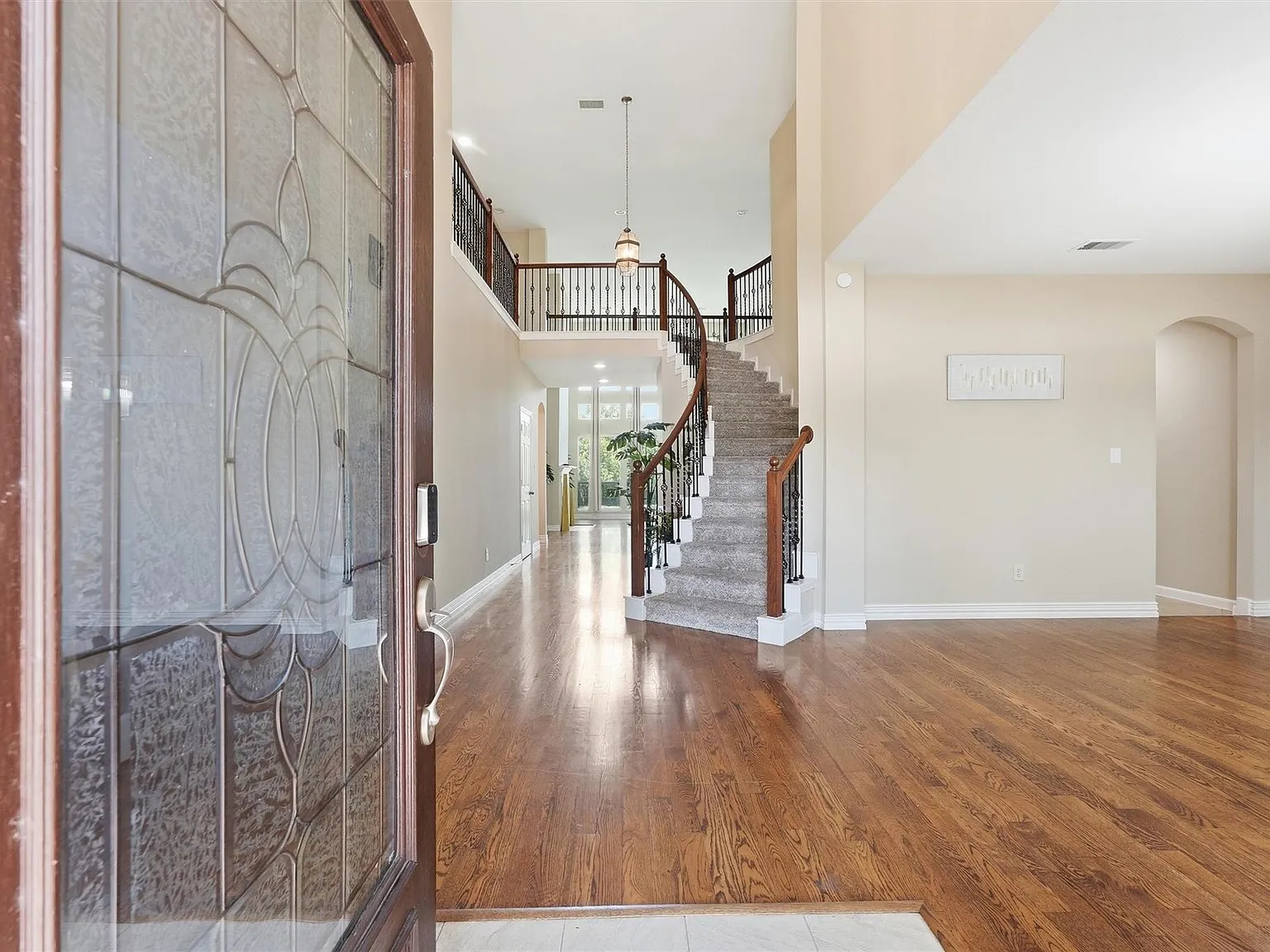 4 bed, 3.5 bath, 4679 sqft, $4,800 — Photo 2